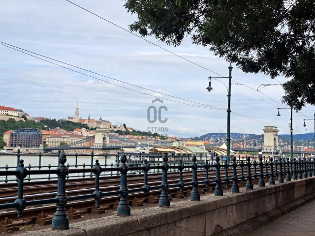 Eladó téglalakás, Budapesten, V. kerületben 215 M Ft, 4 szobás