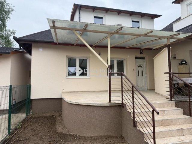 Eladó téglalakás, Vecsésen 80.5 M Ft, 4 szobás
