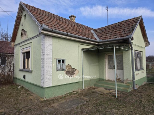 Eladó családi ház, Vámospércsen 17.9 M Ft, 2 szobás