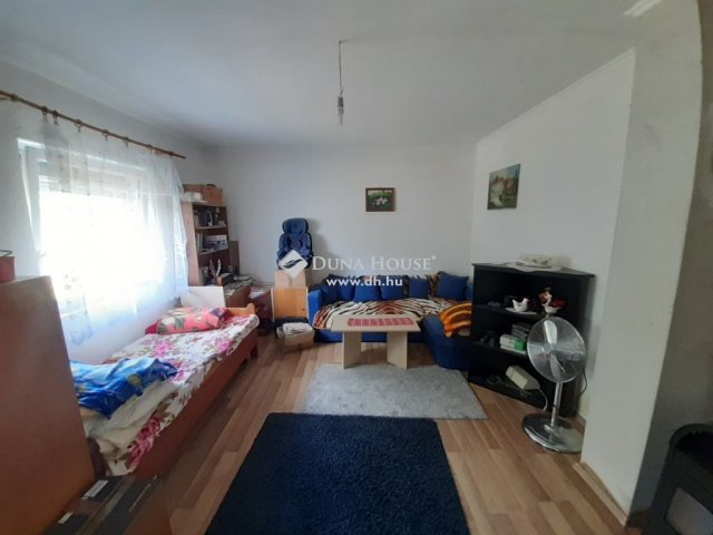 Eladó családi ház, Monoron 54 M Ft, 2 szobás