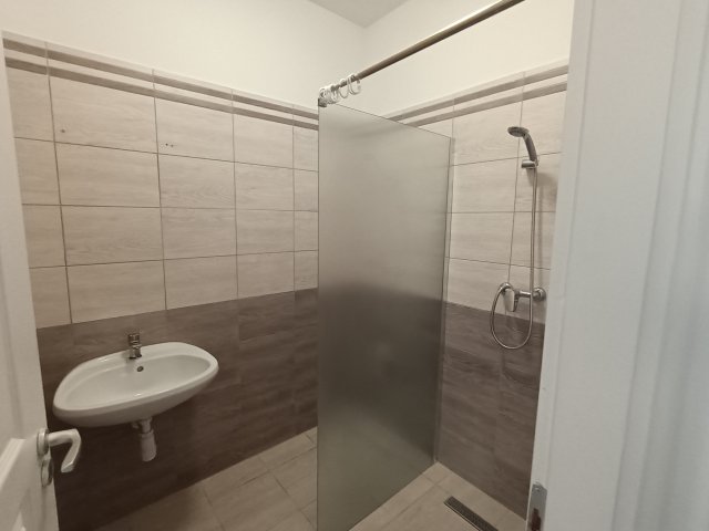 Eladó téglalakás, Cegléden 32.9 M Ft, 1 szobás