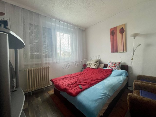 Eladó panellakás, Oroszlányban 31.2 M Ft, 1+2 szobás