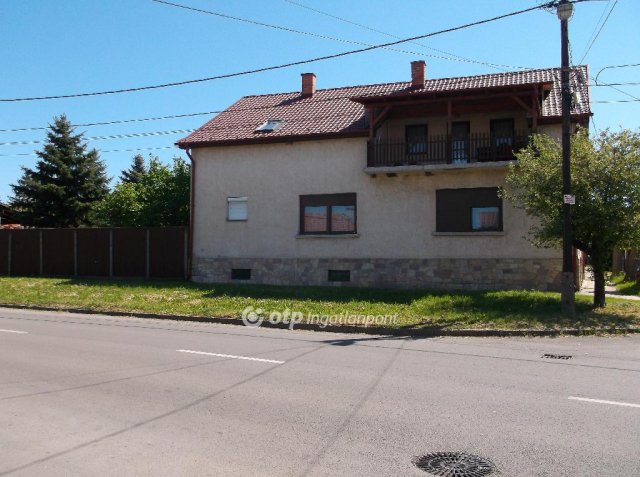 Eladó családi ház, Gyöngyösön 65 M Ft, 5+1 szobás