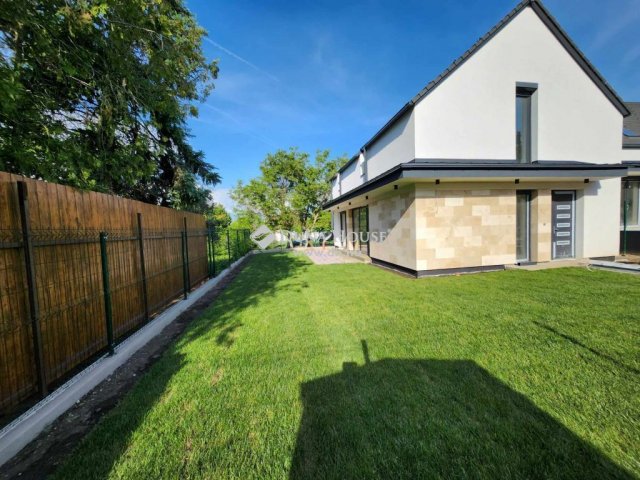 Eladó családi ház, Siófokon 159 M Ft, 4 szobás