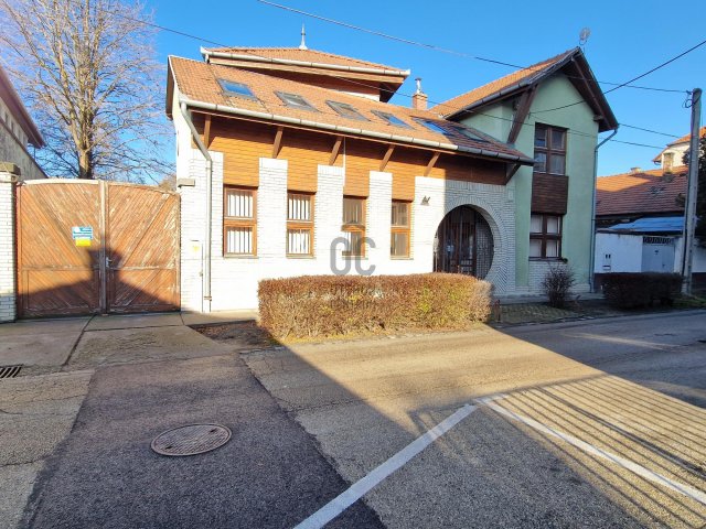 Kiadó iroda, Cegléden 889 E Ft / hó / költözzbe.hu