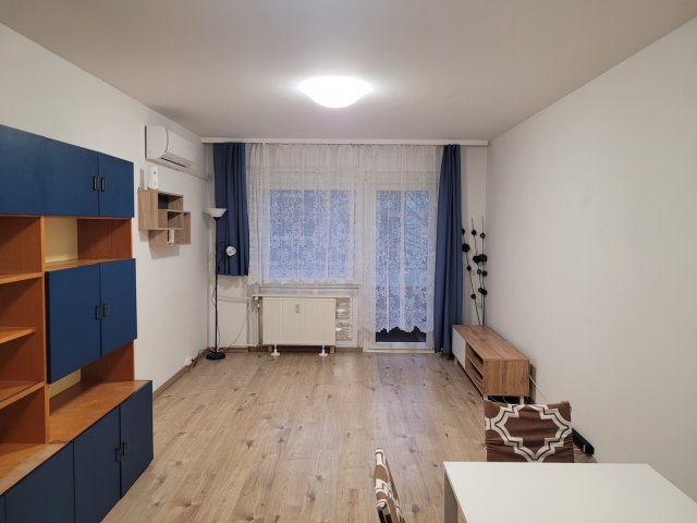 Kiadó panellakás, albérlet, Szegeden 180 E Ft / hó, 2 szobás