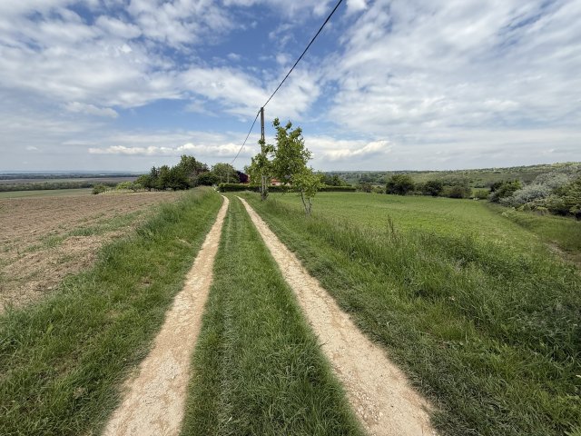 Eladó nyaraló, Lovasberényben 23.5 M Ft, 2 szobás