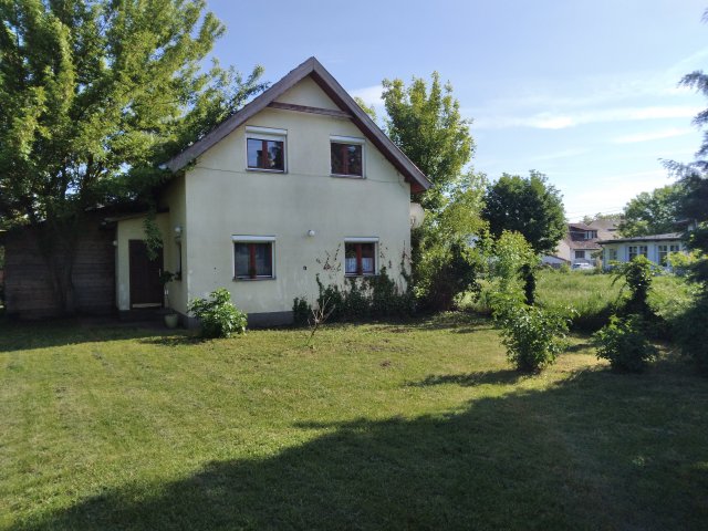 Eladó ikerház, Lőrinciben 29 M Ft, 3 szobás