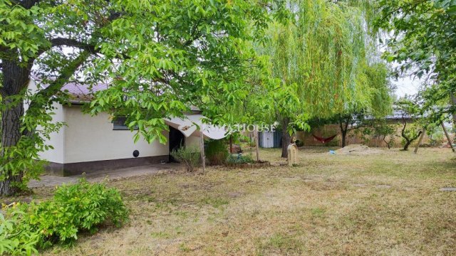 Eladó nyaraló, Velencén 31.5 M Ft, 2 szobás