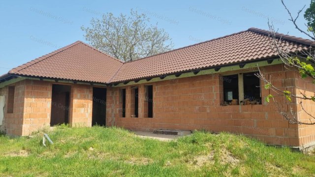 Eladó családi ház, Ceglédbercelen 35 M Ft, 4 szobás