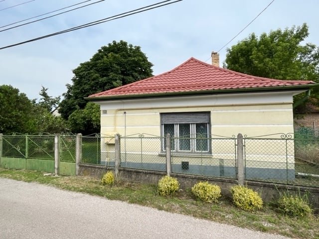 Eladó családi ház, Sárbogárdon 19.9 M Ft, 2 szobás
