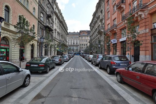 Eladó téglalakás, Budapesten, V. kerületben, Vármegye utcában