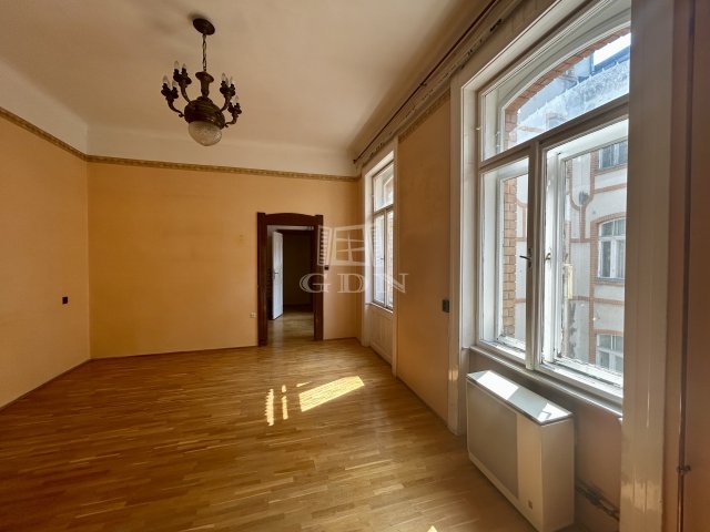 Eladó téglalakás, Budapesten, VI. kerületben 90 M Ft, 2 szobás