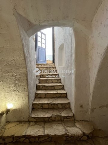 Eladó családi ház, Veszprémben 80 M Ft, 3 szobás