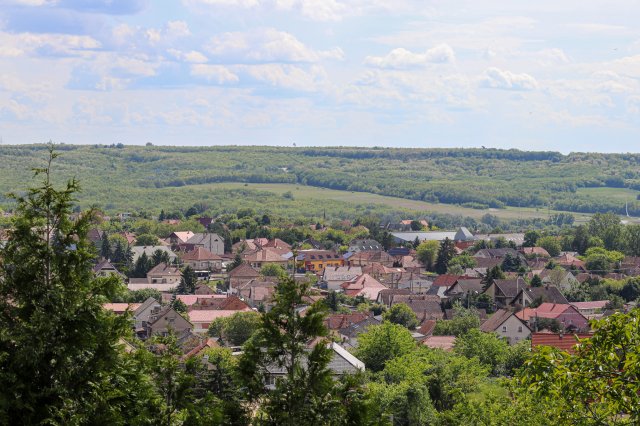 Eladó családi ház, Mogyoródon 158 M Ft, 5 szobás