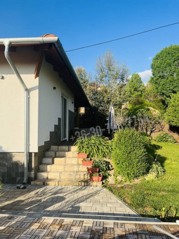 Eladó ikerház, Csömörön 165 M Ft, 5 szobás