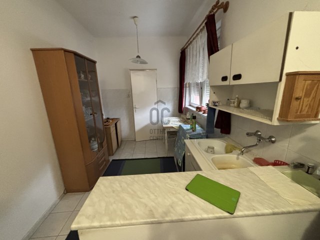 Eladó családi ház, Várpalotán 48 M Ft, 2 szobás