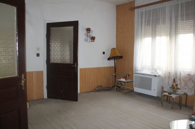 Eladó családi ház, Kapuváron 32.9 M Ft, 5 szobás