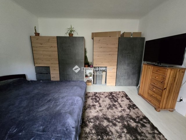 Eladó családi ház, Kiskassán 20.99 M Ft, 2 szobás