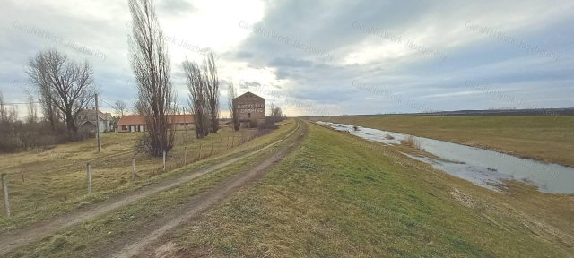 Eladó családi ház, Tarnaörsön 138 M Ft, 8 szobás