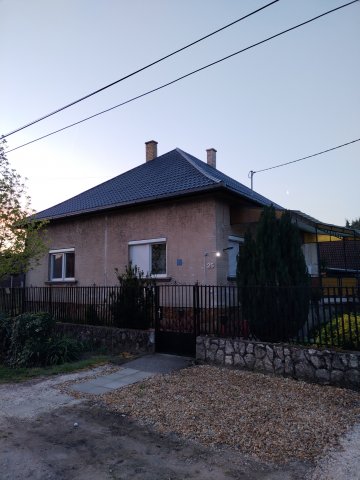 Eladó családi ház, Monoron 114.9 M Ft, 3 szobás