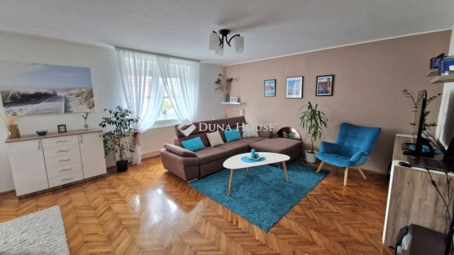 Eladó családi ház, Pásztón 73.9 M Ft, 5 szobás