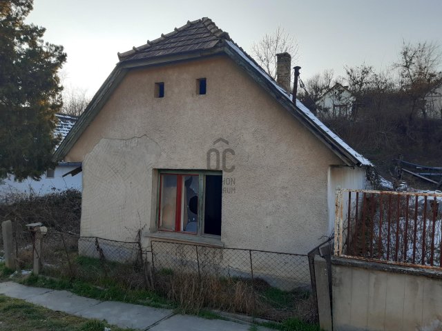 Eladó családi ház, Hőgyészen 2.99 M Ft, 2 szobás
