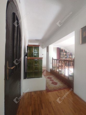 Eladó családi ház, Komáromban 69 M Ft, 4 szobás