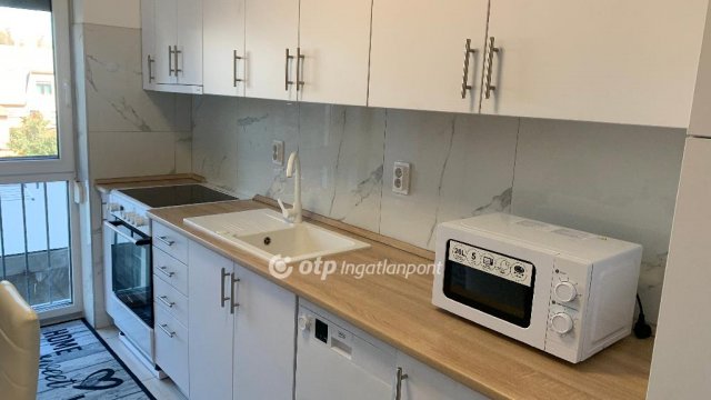Kiadó téglalakás, albérlet, Nyíregyházán 200 E Ft / hó