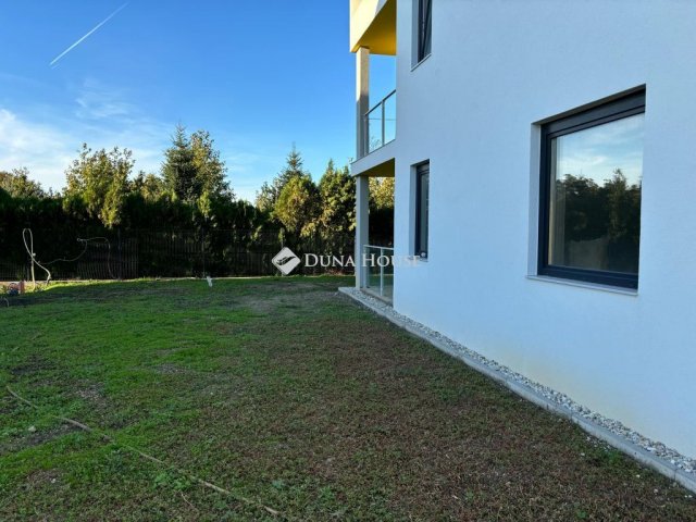 Eladó téglalakás, Csornán 46.4 M Ft, 3 szobás