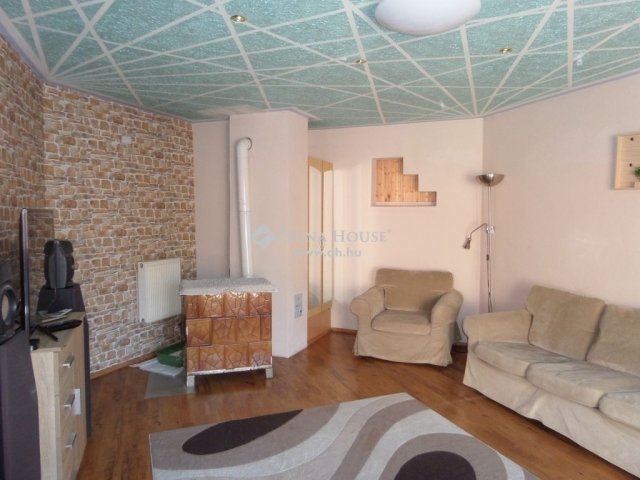 Eladó családi ház, Pécsett 85 M Ft, 4 szobás