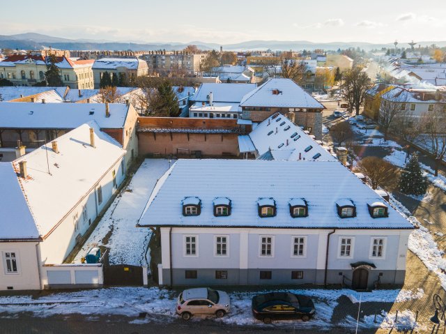 Eladó hotel, Szécsényen 200 M Ft, 20 szobás