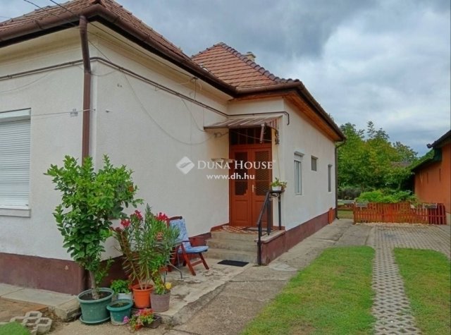 Eladó családi ház, Budapesten, XVII. kerületben 88.5 M Ft