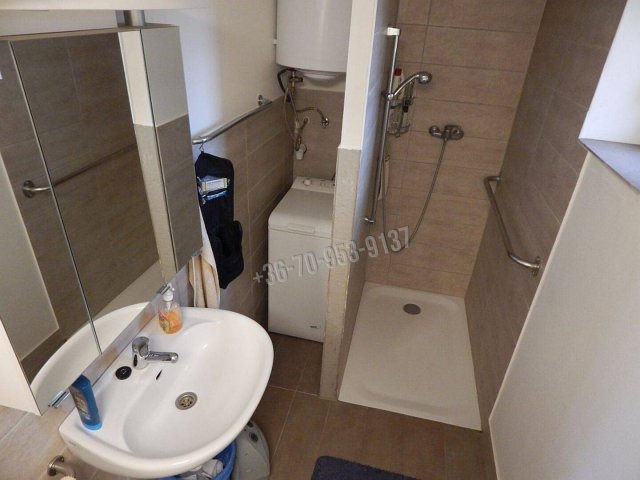Eladó családi ház, Zánkán 68 M Ft, 2 szobás