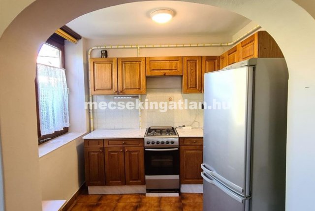 Kiadó családi ház, albérlet, Pécsett 220 E Ft / hó, 1 szobás