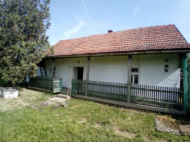 Eladó családi ház, Adácson 5.5 M Ft, 2 szobás