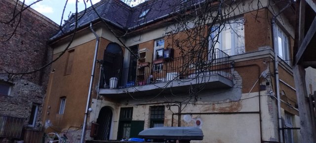 Eladó családi ház, Budapesten, III. kerületben, Attila utcában