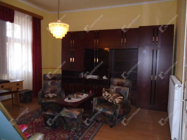 Eladó családi ház, Kunszentmártonban 8 M Ft, 2 szobás