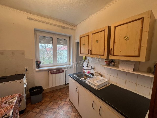 Eladó téglalakás, Oroszlányban 25 M Ft, 2 szobás