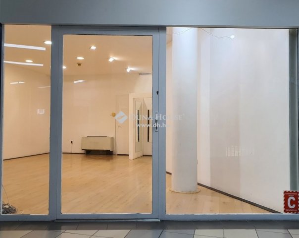 Eladó üzlethelyiség, Pécsett 20 M Ft / költözzbe.hu