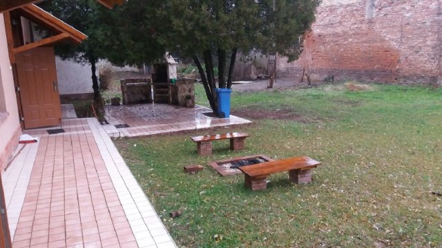 Kiadó családi ház, albérlet, Debrecenben 260 E Ft / hó