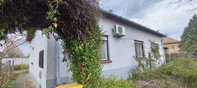 Eladó családi ház, Törökszentmiklóson 27.5 M Ft, 3 szobás