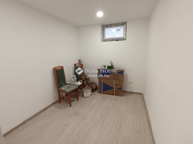 Eladó családi ház, Cegléden 41 M Ft, 4 szobás