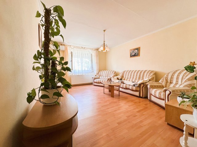 Eladó panellakás, Békéscsabán 20.5 M Ft, 1 szobás