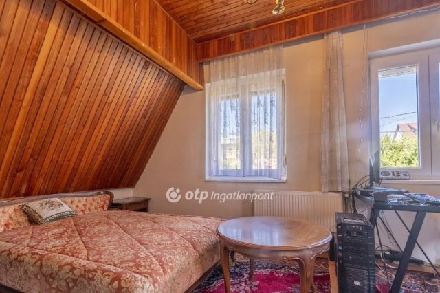 Eladó családi ház, Budakeszin 194.6 M Ft, 9 szobás