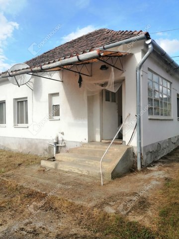 Eladó családi ház, Csörnyeföldön 15.9 M Ft, 2 szobás