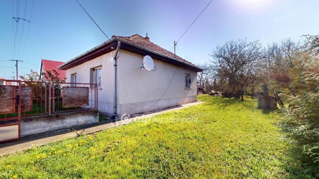 Eladó családi ház, Ináncson 12 M Ft, 2 szobás