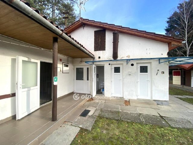 Eladó nyaraló, Siófokon 200 M Ft, 5 szobás