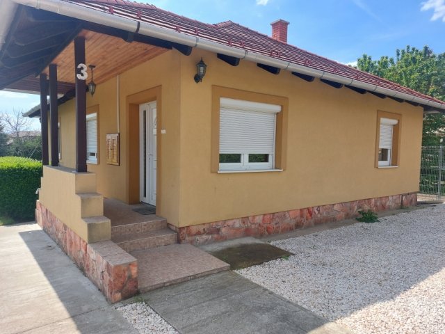 Eladó családi ház, Százhalombattán 84.99 M Ft, 3 szobás