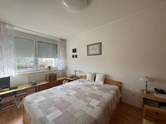 Eladó téglalakás, Egerben 69 M Ft, 2+1 szobás